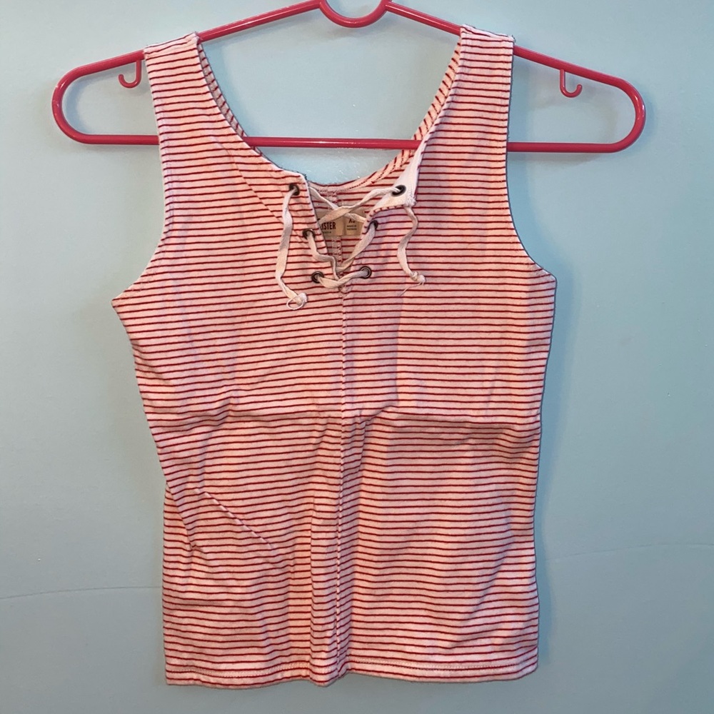 sleeveless tops